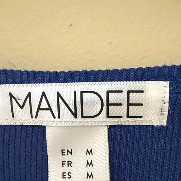 Mandee Royal Blue closed Button-Up Crop Top women’s long sleeve Size Medium NWOT - Picture 2 of 7